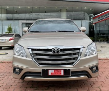 Toyota Innova 2015 - Xe màu nâu vàng