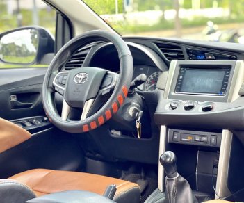 Toyota Innova 2019 - Màu bạc giá ưu đãi