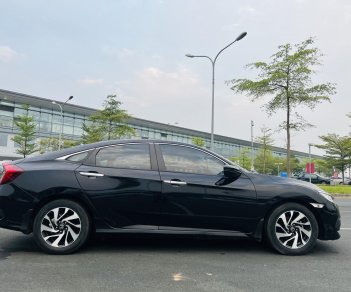 Honda Civic 2018 - Cần bán xe màu đen, màn android + cam, 660tr