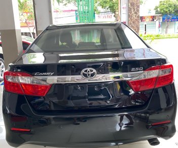 Toyota Camry 2013 - Xe chính chủ giá chỉ 680tr