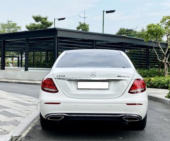 Mercedes-Benz 2016 - Model 2017, màu trắng zin, hỗ trợ bank 70%