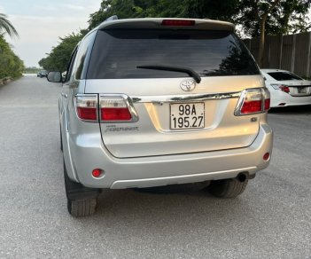 Toyota Fortuner 2010 - Máy dầu siêu tiết kiệm, thân vỏ máy số đại chất