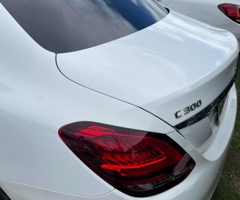Mercedes-Benz C300 2021 - Màu trắng