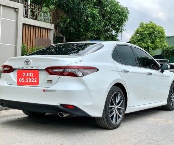 Toyota Camry 2022 - Trắng, nội thất kem