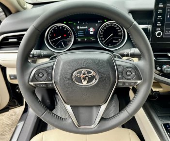 Toyota Camry 2021 - Đăng ký 2022 biển SG lướt 5k km