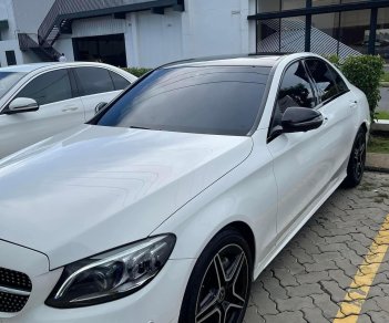 Mercedes-Benz C300 2021 - Màu trắng