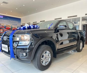 Ford Ranger 2022 - Xe màu đen, nhanh tay liên hệ