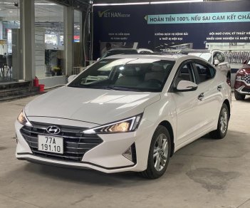 Hyundai Elantra 2021 - Màu trắng