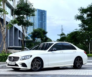 Mercedes-Benz C300 2021 - Model 2022 - Hỗ trợ trả góp, giao xe, test hãng toàn quốc