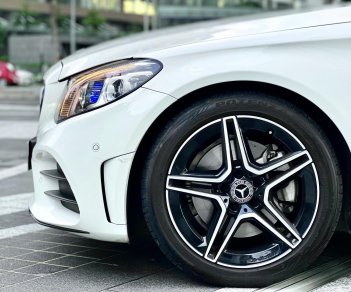 Mercedes-Benz C300 2021 - Model 2022 - Hỗ trợ trả góp, giao xe, test hãng toàn quốc