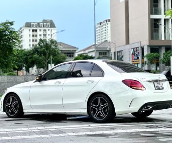 Mercedes-Benz C300 2021 - Model 2022 - Hỗ trợ trả góp, giao xe, test hãng toàn quốc