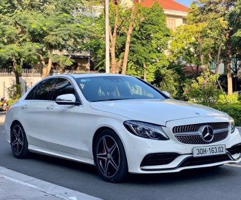 Mercedes-Benz C300 2015 - Giá 995tr