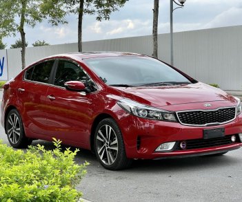 Kia Cerato 2018 - Cần bán xe chạy 4 vạn, giá tốt 555tr