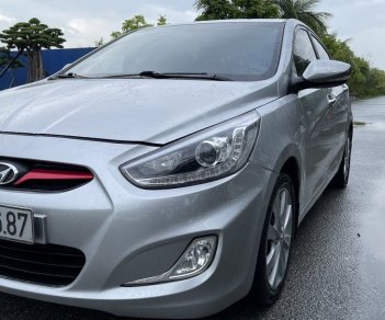 Hyundai Accent 2013 - Cần bán gấp xe gia đình giá tốt 313tr