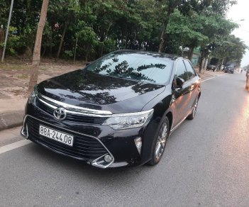 Toyota Camry 2018 - Màu đen, 888 triệu