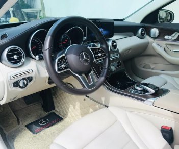 Mercedes-Benz 2019 - Xe còn cực mới