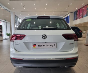 Volkswagen Tiguan 2018 - VOLKSWAGEN TIGUAN LUXURY S TRẮNG NỘI THẤT KEM GIẢM 100% PHÍ TRƯỚC BẠ