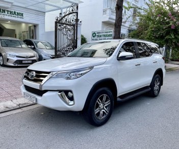 Toyota Fortuner 2019 - Máy dầu, số tự động, màu trắng, odo chuẩn 88.000km. Xe gia đình một chủ mua mới, biển HCM