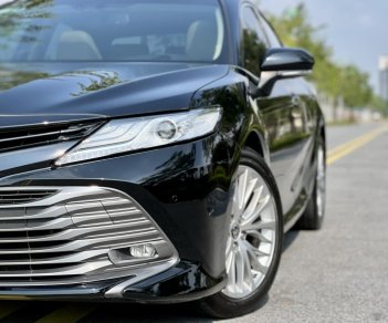 Toyota Camry 2021 - Siêu lướt màu đen - Biển thủ đô