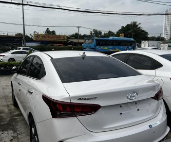 Hyundai Accent 2022 - Trắng, đỏ - Xe sẵn giao ngay