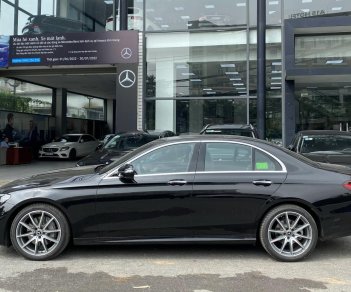 Mercedes-Benz 2022 - Xe màu đen lướt 5600km, hỗ trợ trả góp 70%, xe sẵn giao ngay