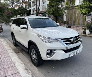 Toyota Fortuner 2019 - Máy dầu, số tự động, màu trắng, odo chuẩn 88.000km. Xe gia đình một chủ mua mới, biển HCM