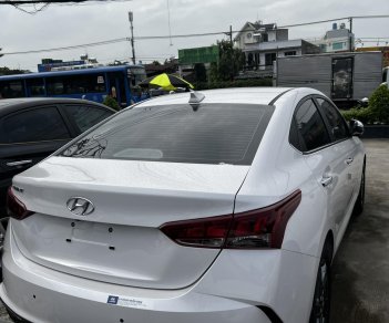 Hyundai Accent 2022 - Trắng, đỏ - Xe sẵn giao ngay
