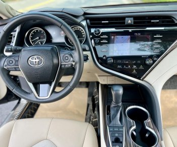 Toyota Camry 2021 - Siêu lướt màu đen - Biển thủ đô