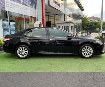 Toyota Camry 2020 - Xe gia đình sử dụng - Giá tốt