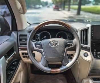 Toyota Land Cruiser 2016 - Siêu phẩm màu xanh khó gọi tên - Liên hệ gấp