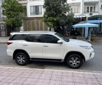 Toyota Fortuner 2019 - Máy dầu, số tự động, màu trắng, odo chuẩn 88.000km. Xe gia đình một chủ mua mới, biển HCM