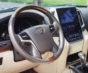 Toyota Land Cruiser 2016 - Siêu phẩm màu xanh khó gọi tên - Liên hệ gấp