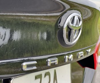 Toyota Camry 2021 - Cần bán gấp, xe còn siêu mới đẹp