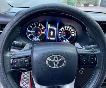 Toyota Fortuner 2019 - Máy dầu, số tự động, màu trắng, odo chuẩn 88.000km. Xe gia đình một chủ mua mới, biển HCM