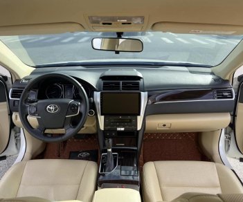 Toyota Camry 2019 - Màu trắng, xe nhập