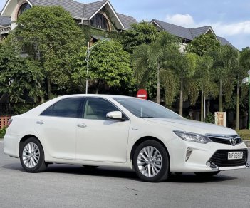 Toyota Camry 2019 - Màu trắng, xe nhập