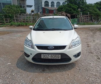 Ford Focus 2010 - Màu trắng số tự động