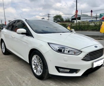 Ford Focus 2018 - Màu trắng, giá chỉ 630 triệu