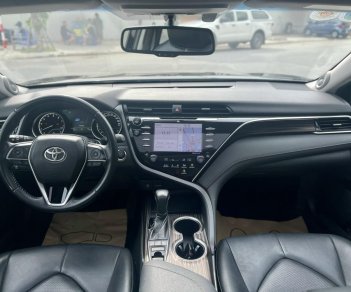 Toyota Camry 2019 - Biển Sài Gòn