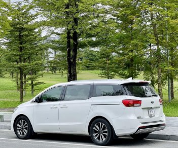 Kia Sedona 2017 - màu trắng full dầu