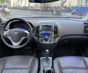 Hyundai i30 2012 - Màu trắng, xe nhập