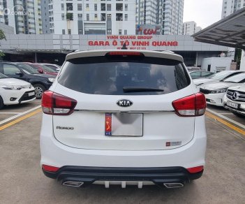 Kia Rondo 2017 - Cần bán xe ít sử dụng, giá tốt 480tr + tặng gói chăm sóc xe miễn phí 1 năm