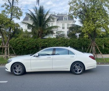 Mercedes-Benz 2016 - Xe trắng sang trọng