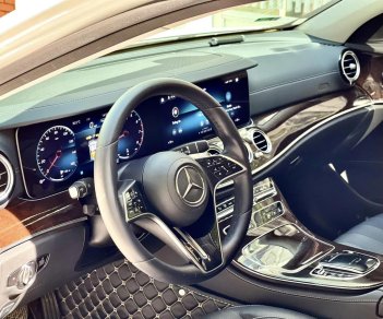 Mercedes-Benz 2021 - Lăn bánh 1 vạn 4, còn 3 năm bảo hành hãng, trả trước 500 triệu nhận xe ngay