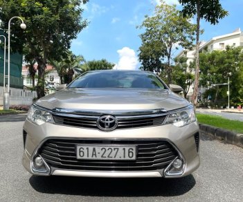 Toyota Camry 2016 - Màu bạc, nhập khẩu, giá cực tốt