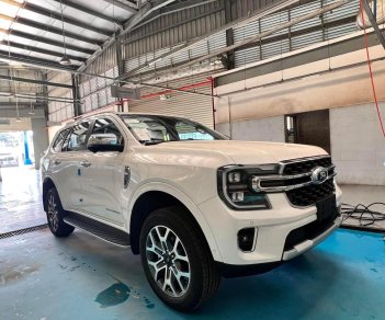 Ford Everest 2022 - Hỗ trợ ngân hàng 80% - thủ tục đơn giản, lãi suất thấp