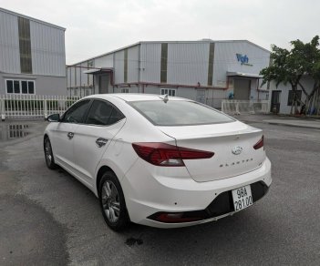 Hyundai Elantra 2019 - Màu trắng, giá cực tốt