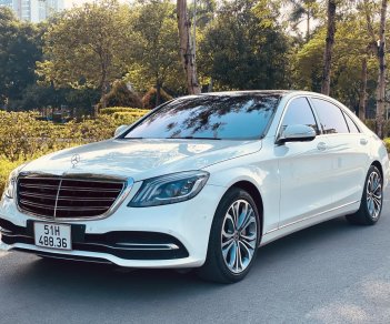 Mercedes-Benz 2020 - Xe màu trắng