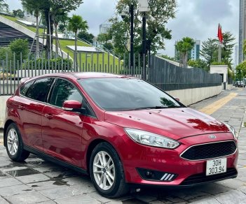 Ford Focus 2019 - Biển Hà Nội tên cá nhân, màu đỏ