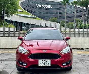 Ford Focus 2019 - Biển Hà Nội tên cá nhân, màu đỏ